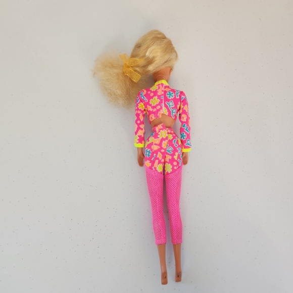 Vintage 1990s Blonde Barbie Doll Wearing Workin Out Outfit Clothes 90s - Picture 6 of 7